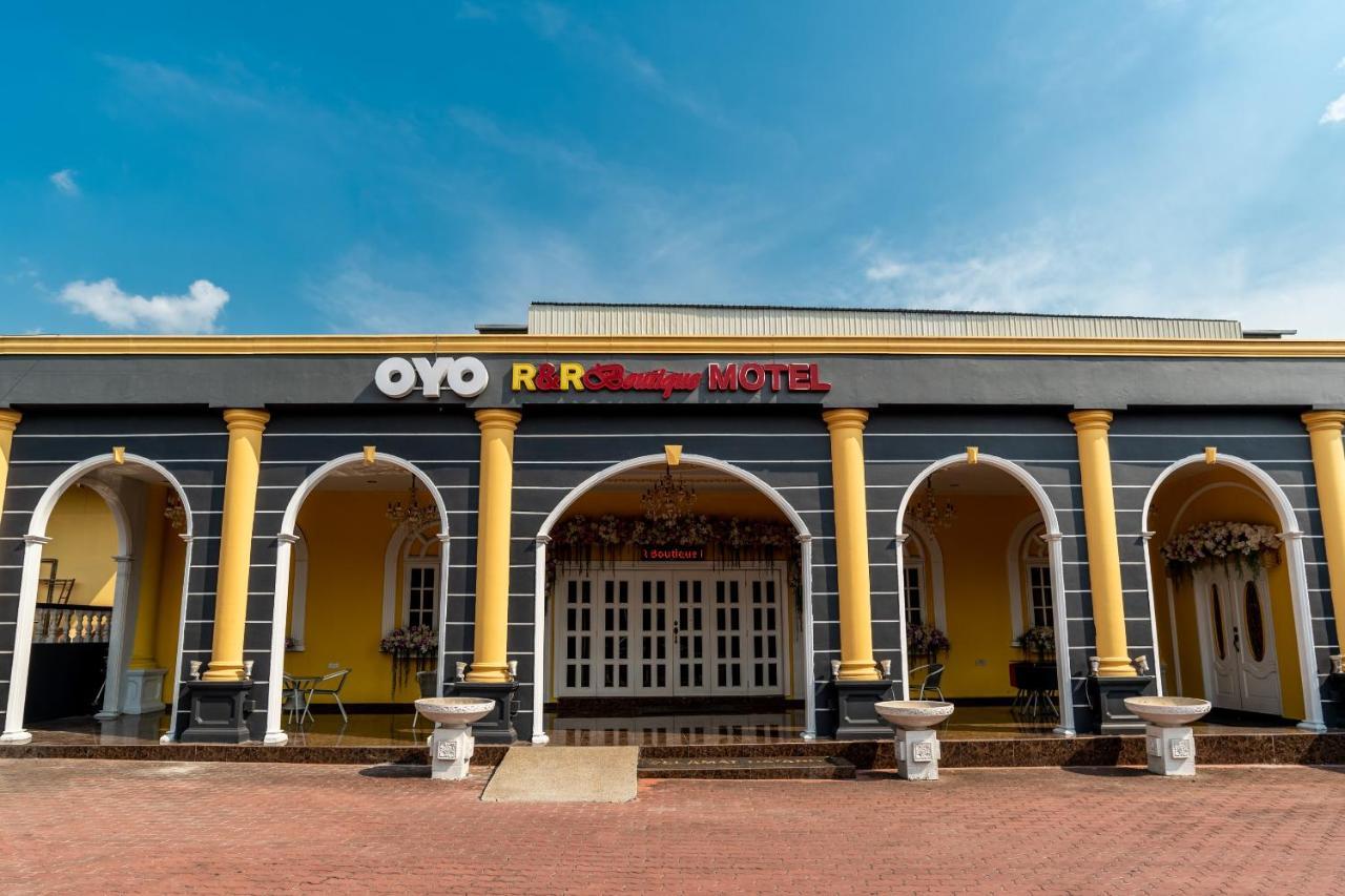Oyo 1228 R & R Motel Johor Bahru Esterno foto