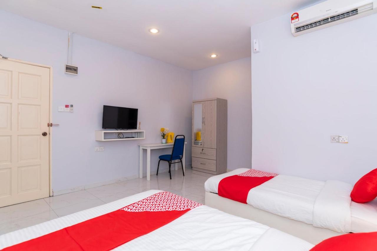 Oyo 1228 R & R Motel Johor Bahru Esterno foto