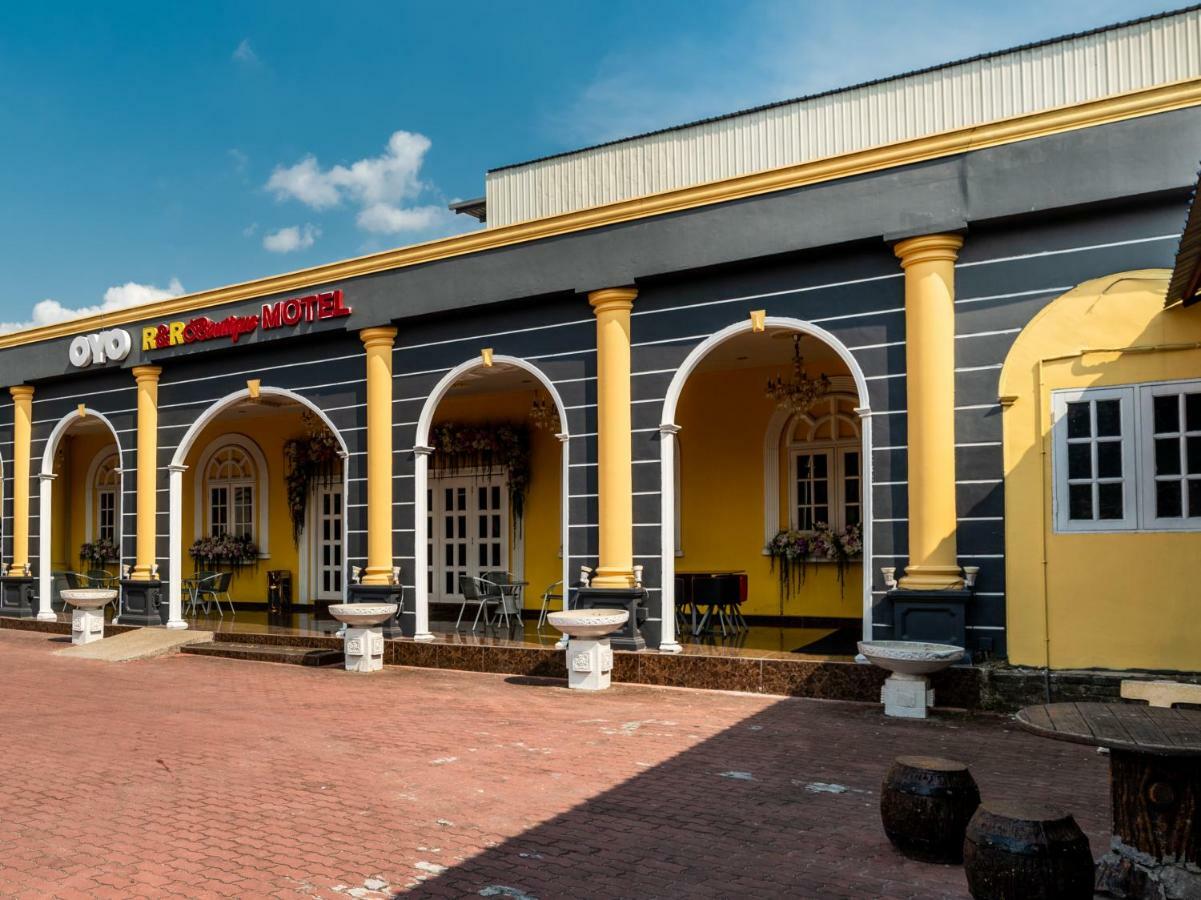 Oyo 1228 R & R Motel Johor Bahru Esterno foto