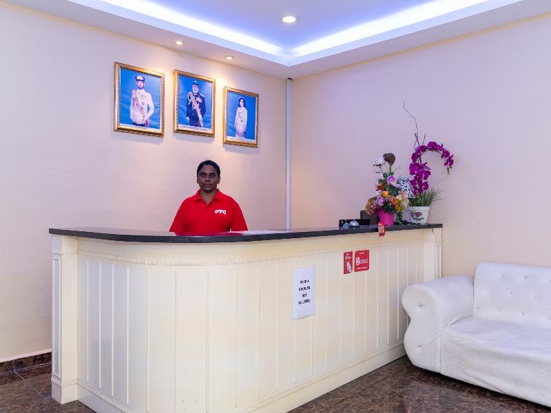 Oyo 1228 R & R Motel Johor Bahru Esterno foto