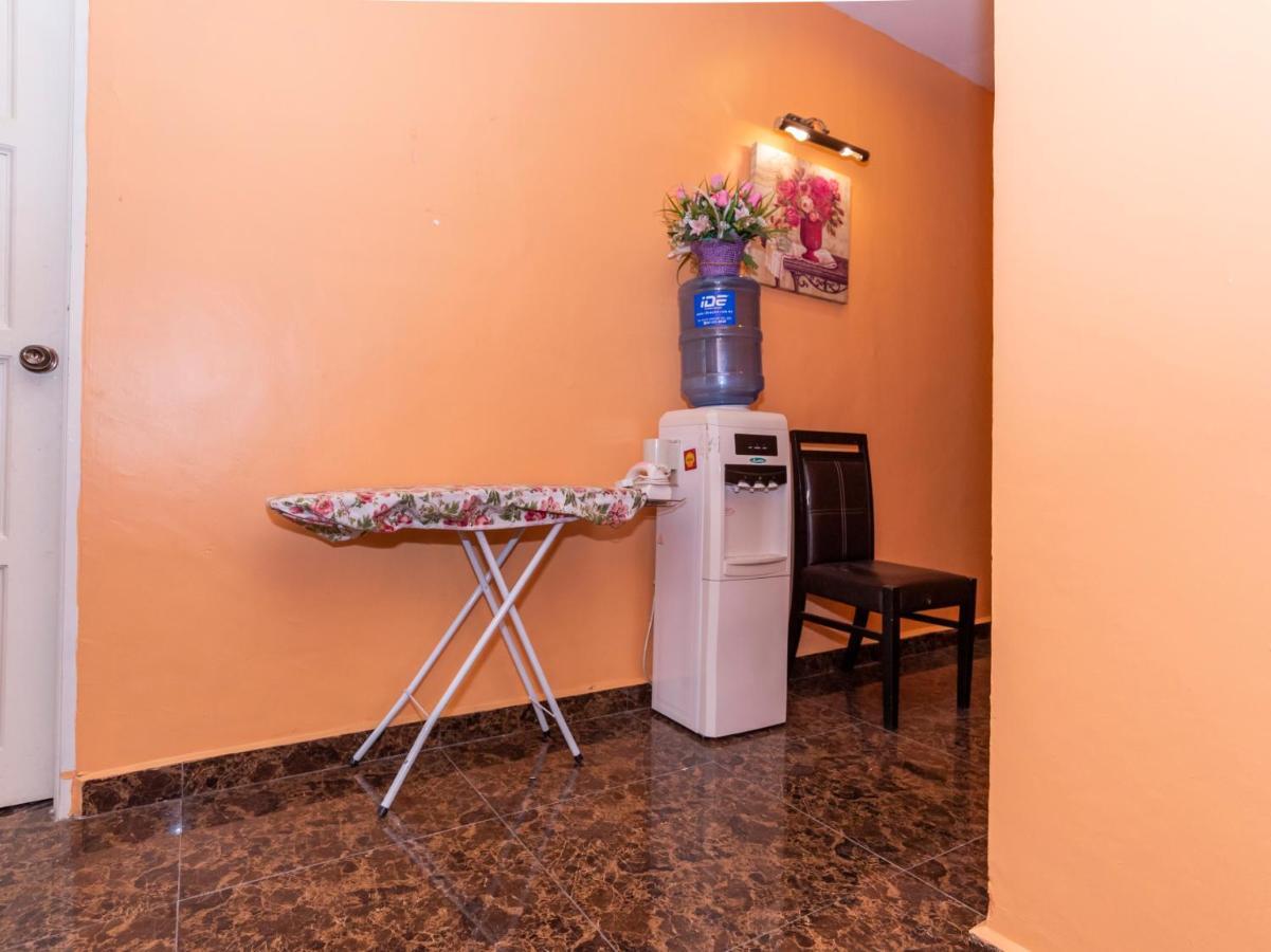 Oyo 1228 R & R Motel Johor Bahru Esterno foto